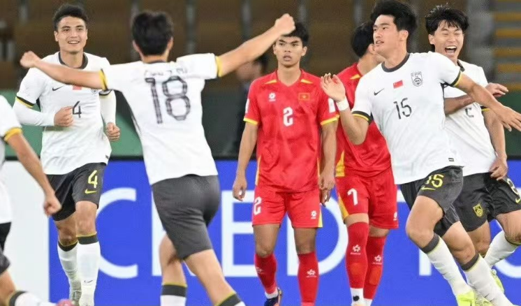 世界杯比赛直播地址-3-0、1-0！亚洲杯决赛席位出炉，中国踢疯5场0失球，和日本争冠